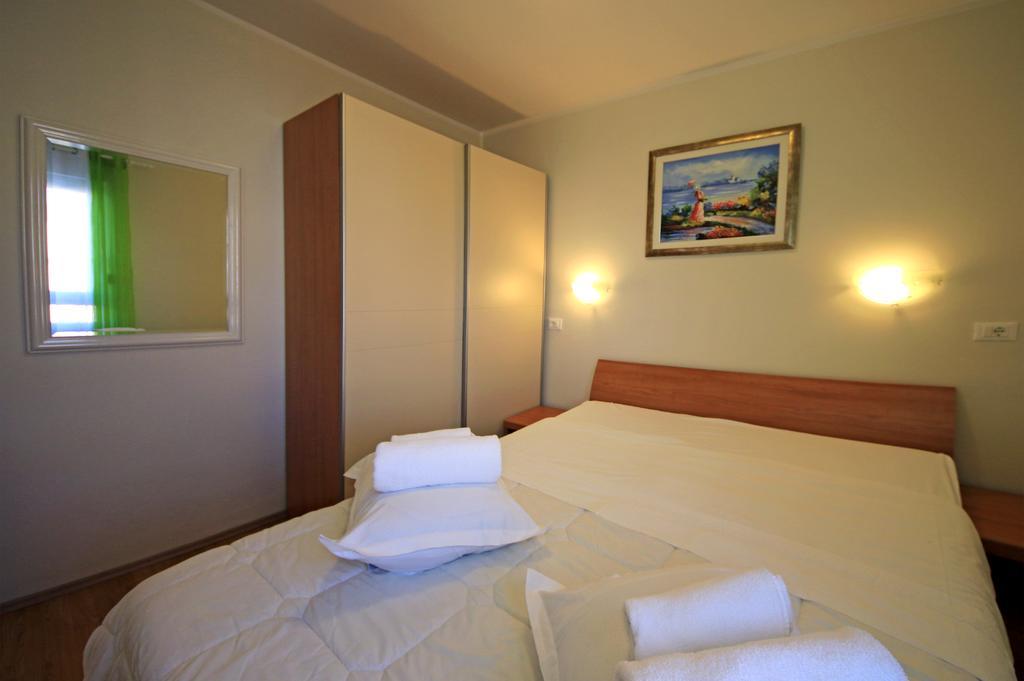 Apartments Superba ブロダリツァ エクステリア 写真